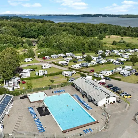 First Camp Frigard & Camping *